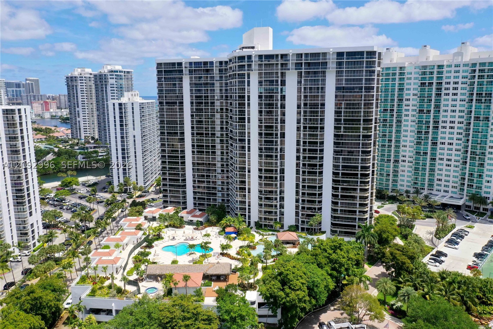 20281 E Country Clb Dr #307 Aventura, FL 33180