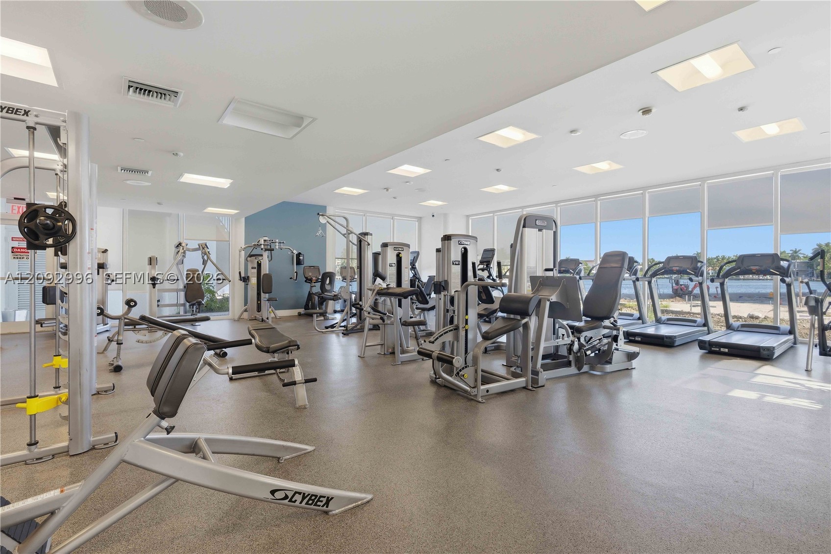 20281 E Country Clb Dr #307 Aventura, FL 33180