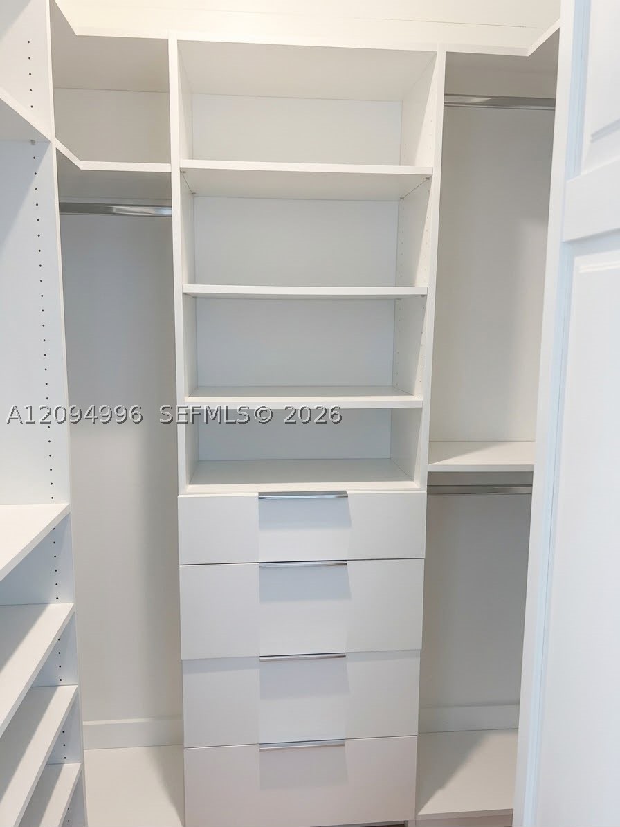 325 S Biscayne Blvd #2722 Miami, FL 33131