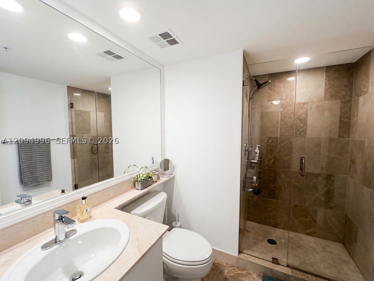 325 S Biscayne Blvd #2722 Miami, FL 33131
