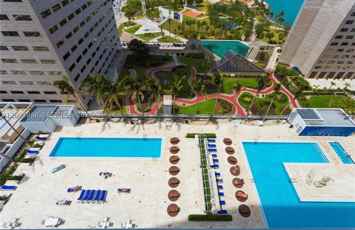 325 S Biscayne Blvd #2722 Miami, FL 33131