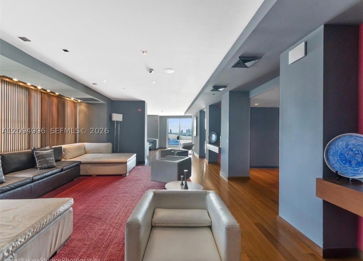 325 S Biscayne Blvd #2722 Miami, FL 33131