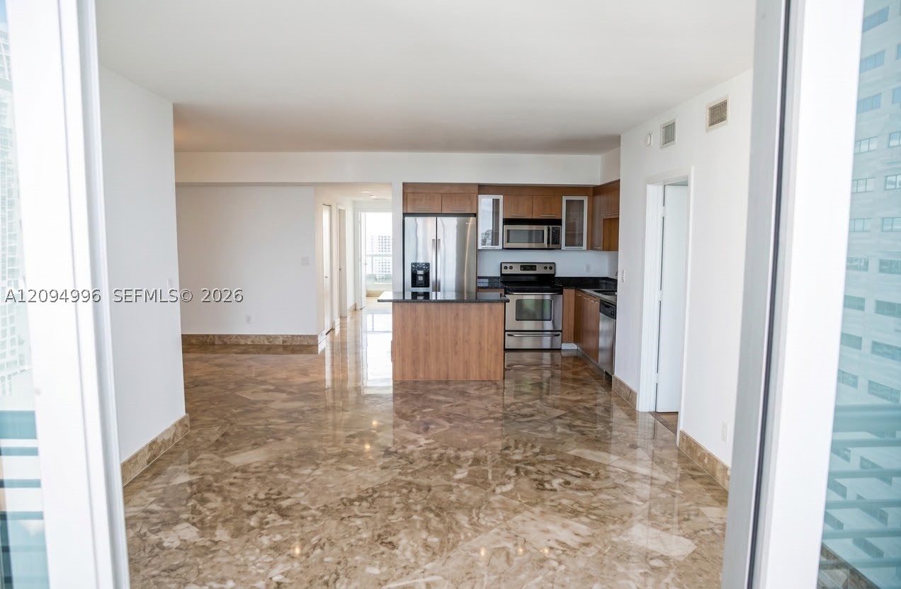 325 S Biscayne Blvd #2722 Miami, FL 33131