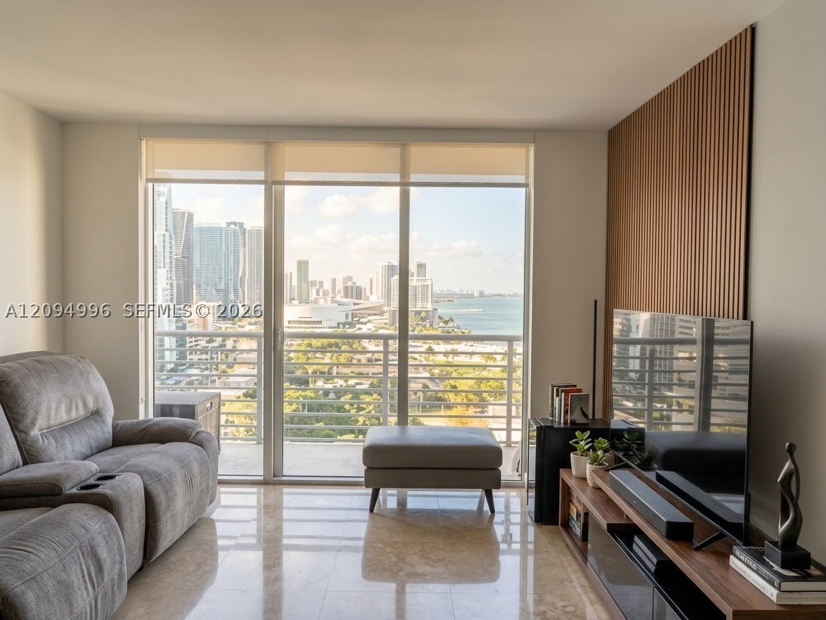 325 S Biscayne Blvd #2722 Miami, FL 33131