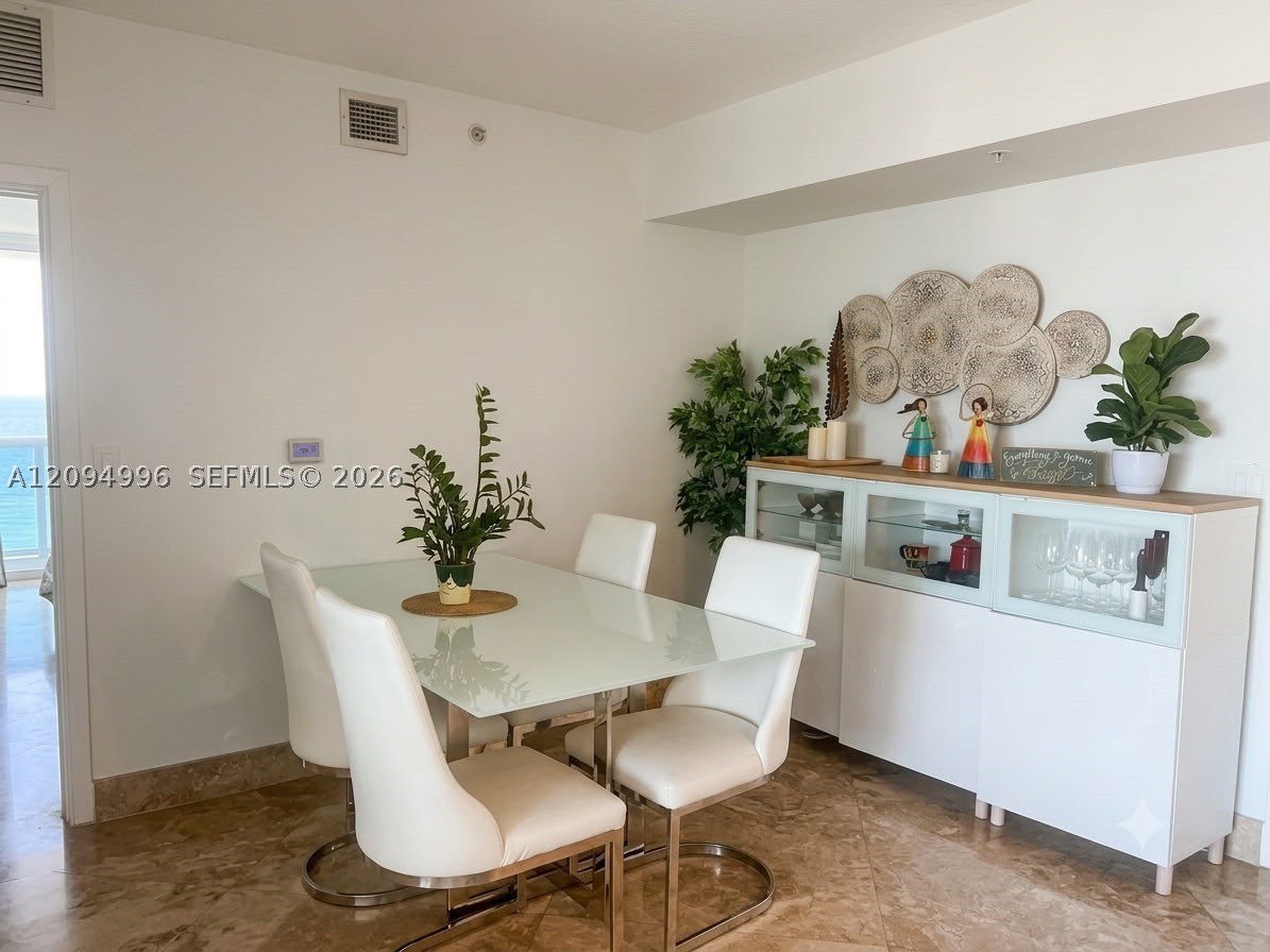 325 S Biscayne Blvd #2722 Miami, FL 33131