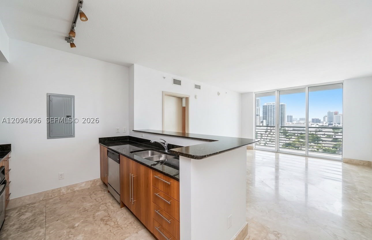 325 S Biscayne Blvd #2722 Miami, FL 33131