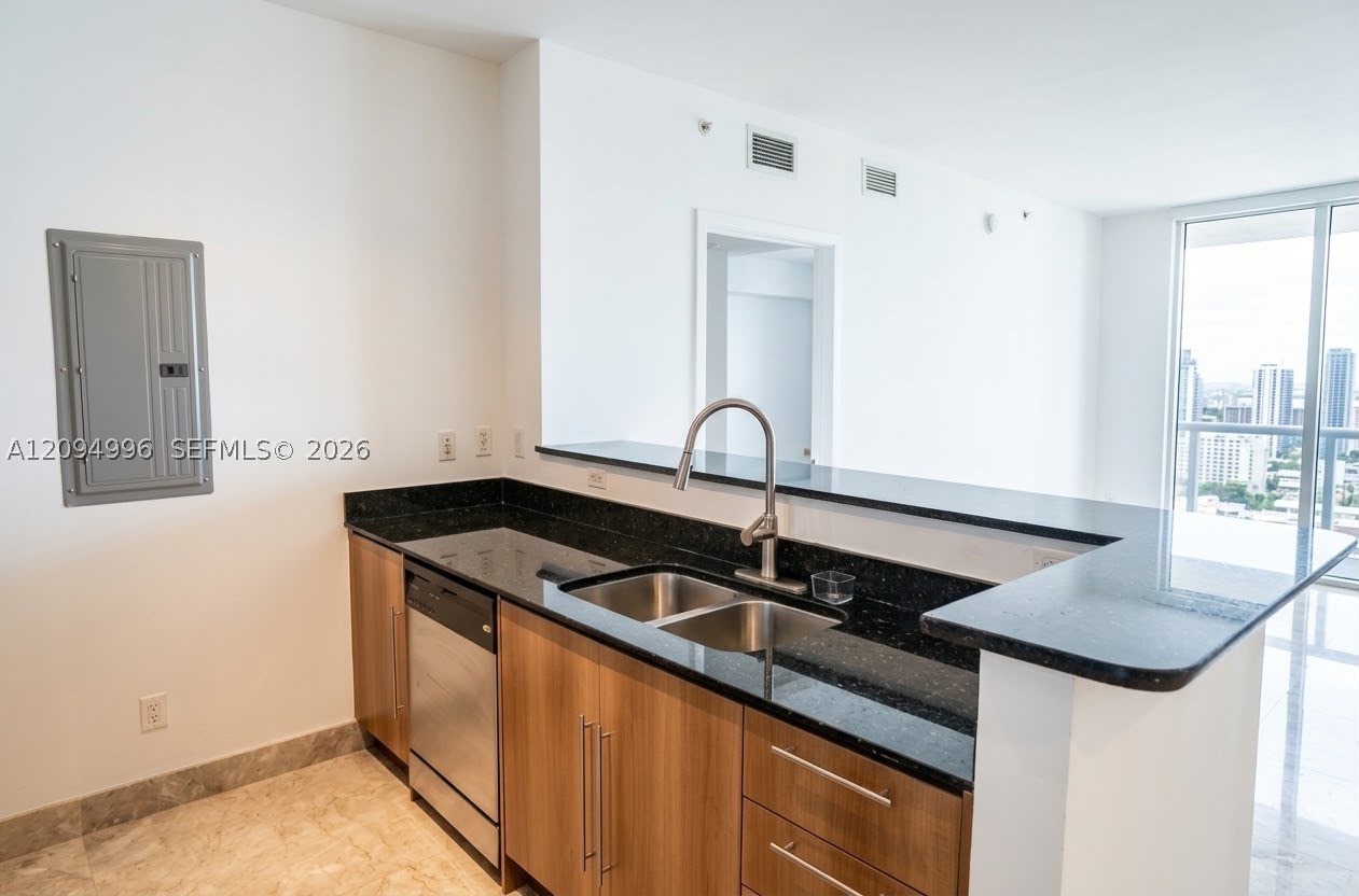 325 S Biscayne Blvd #2722 Miami, FL 33131