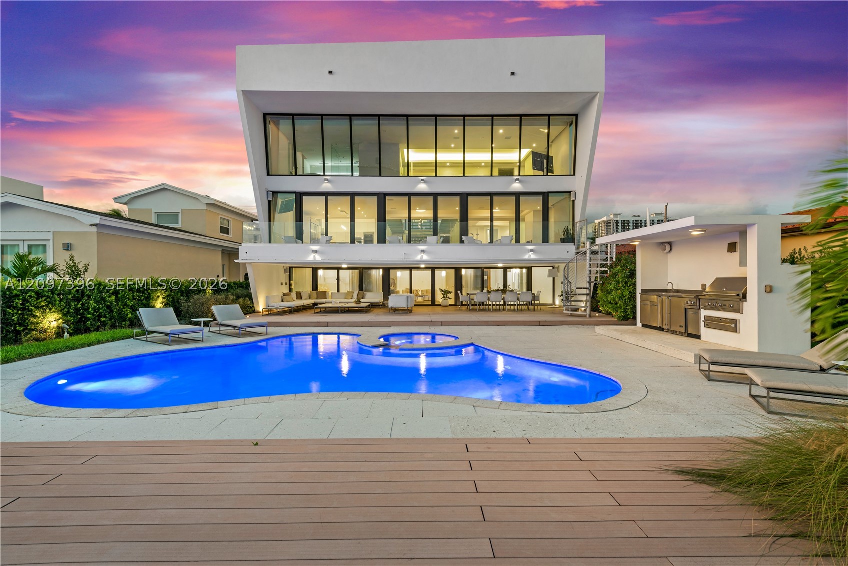 1580 S Treasure Dr North Bay Village, FL 33141