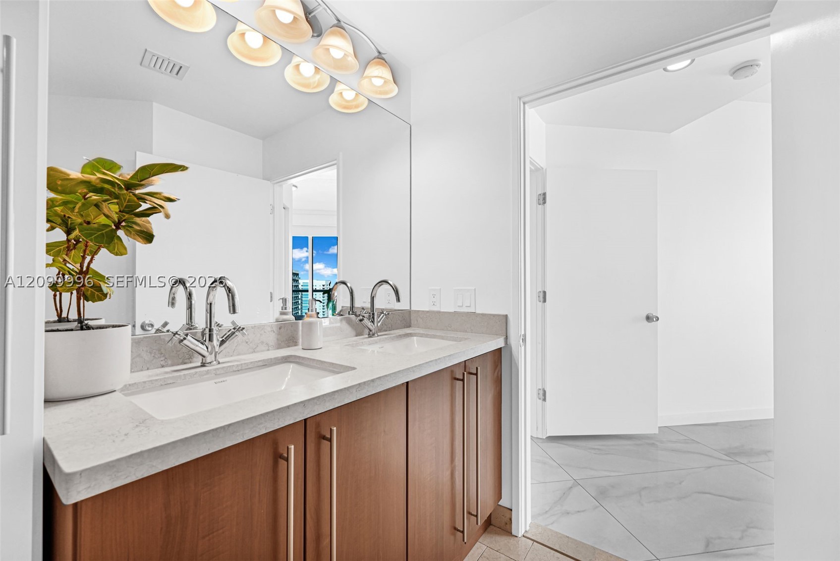 image Axis on Brickell North14