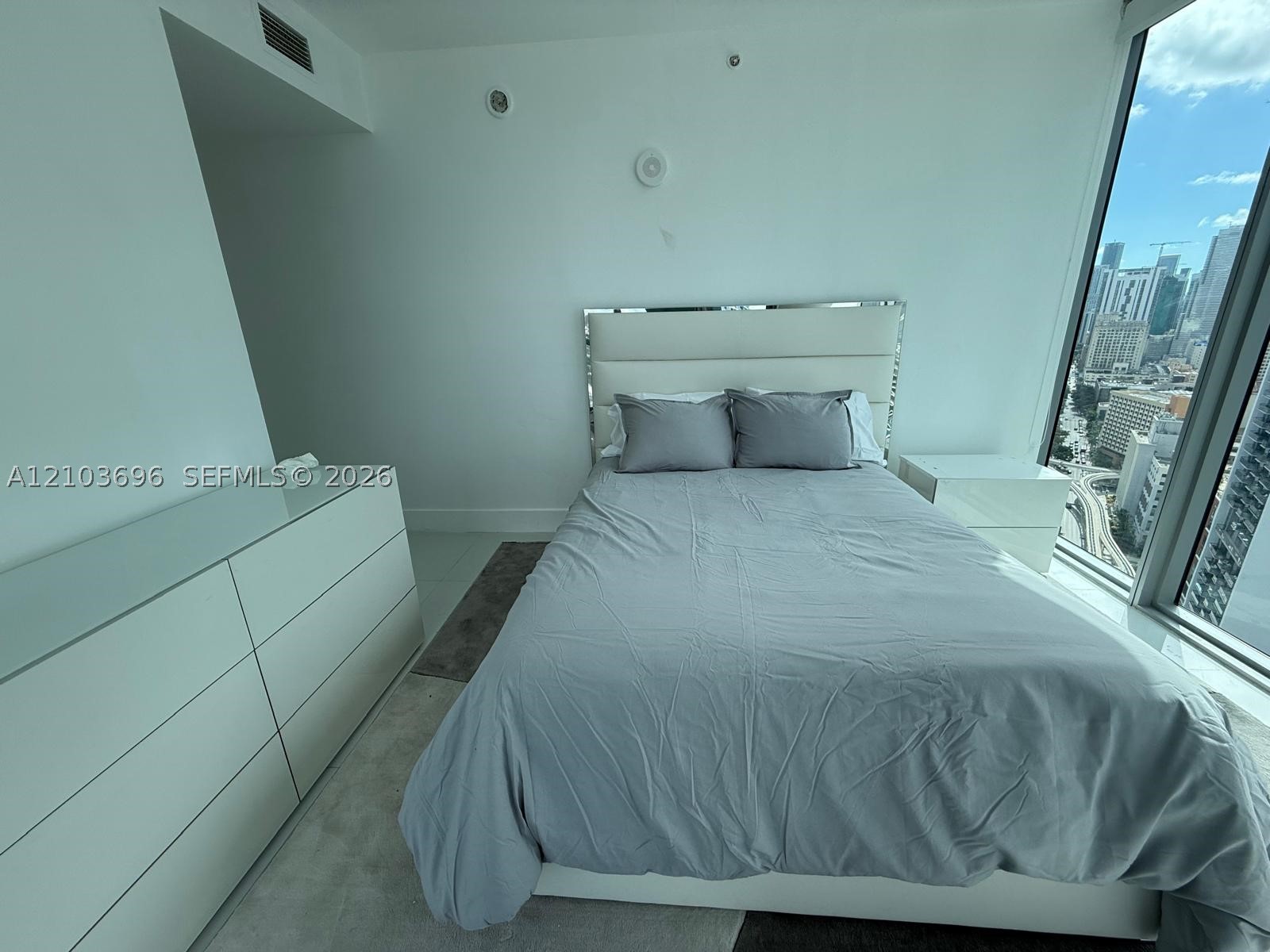 image Marina Blue32