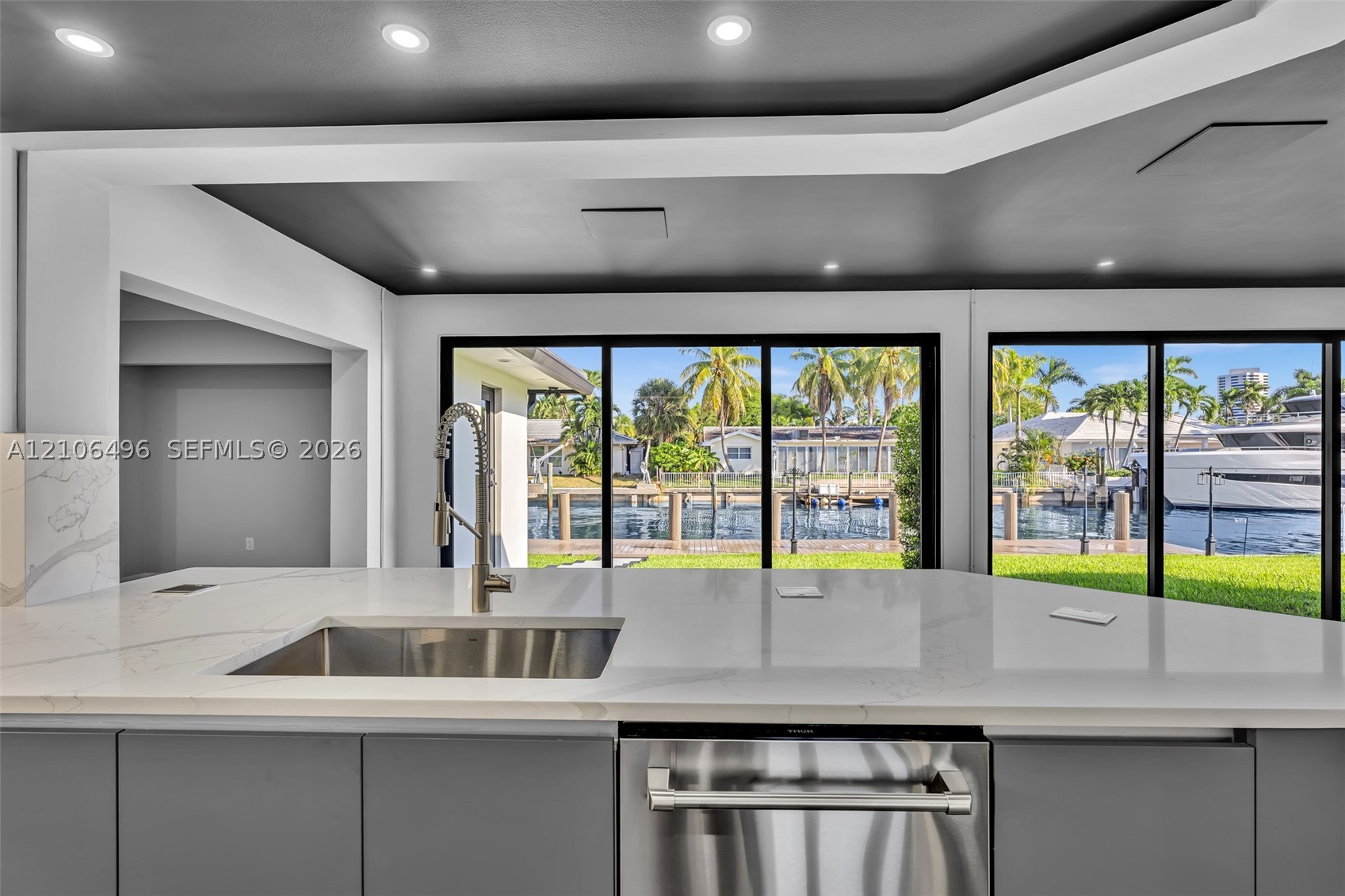 1170 Fairview Ln Singer Island, FL 33404