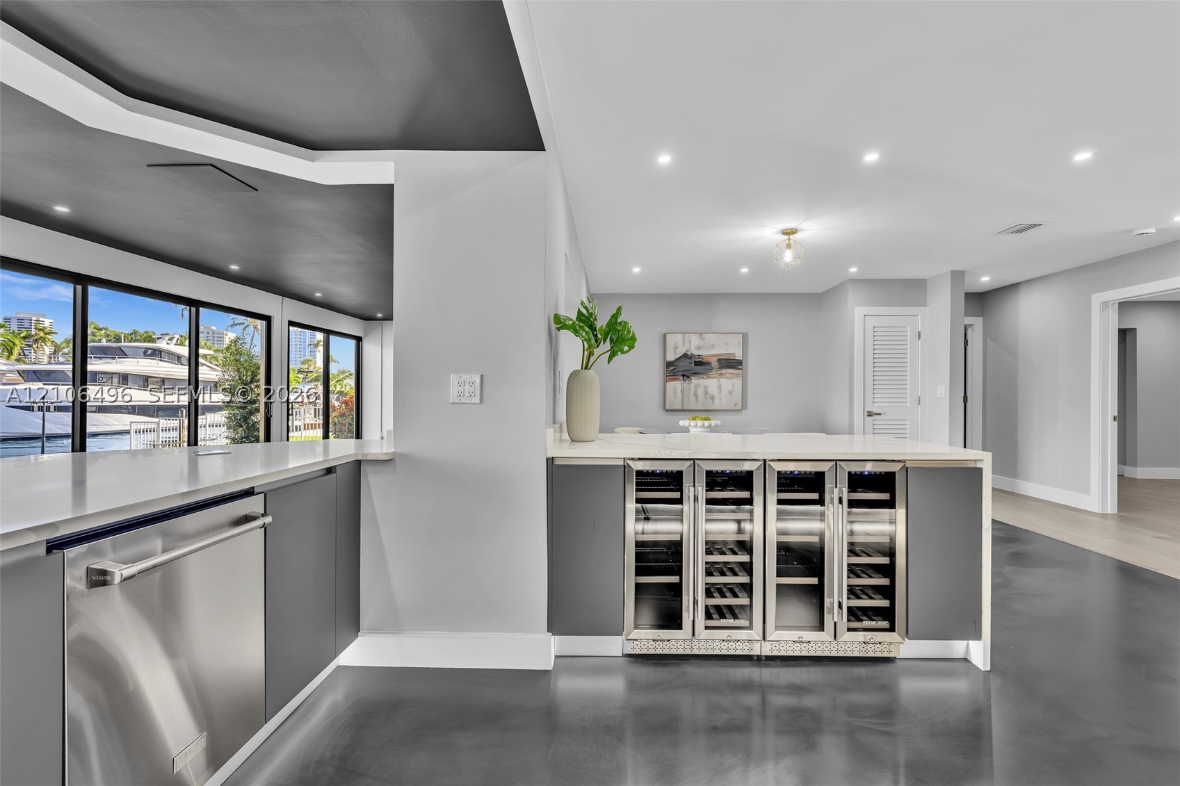 1170 Fairview Ln Singer Island, FL 33404