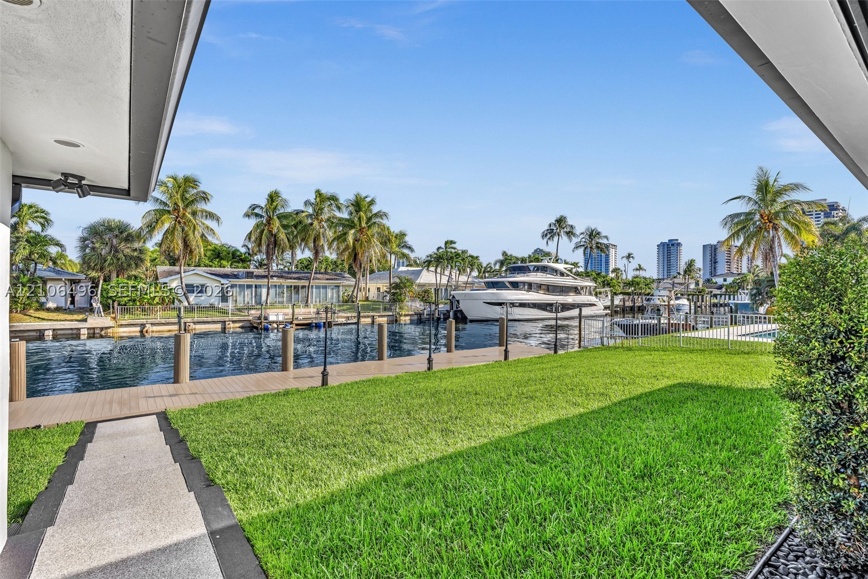 1170 Fairview Ln Singer Island, FL 33404