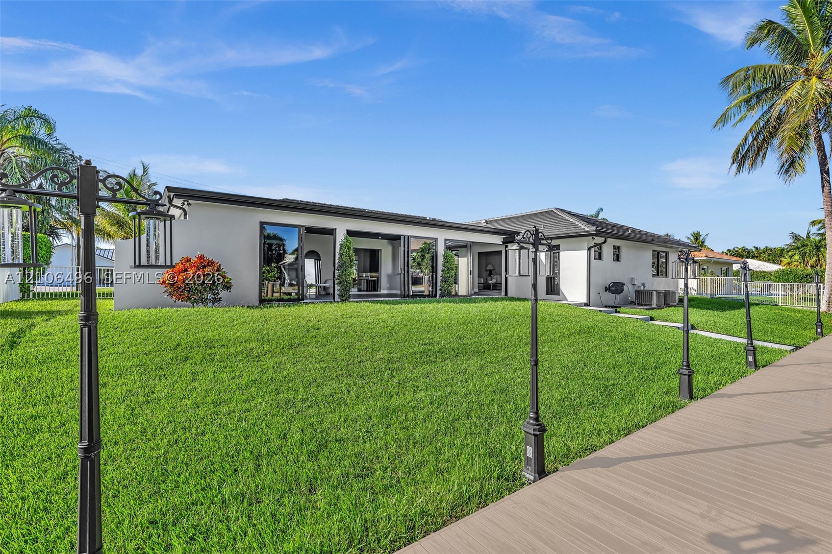 1170 Fairview Ln Singer Island, FL 33404
