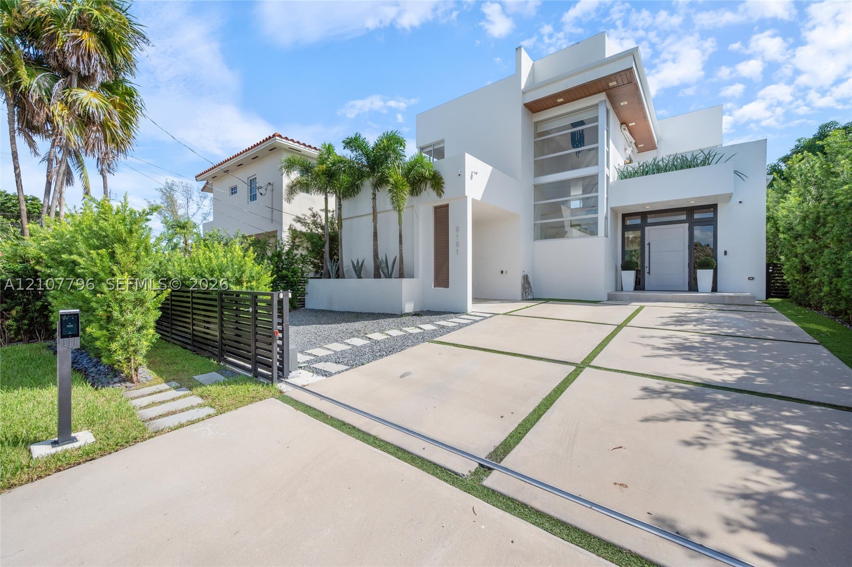 9181 Carlyle Ave