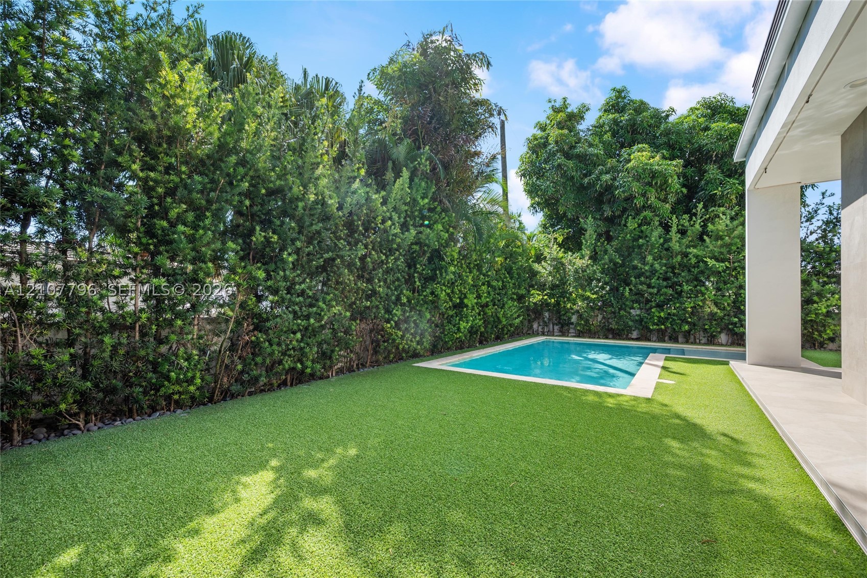 9181 Carlyle Ave Surfside, FL 33154