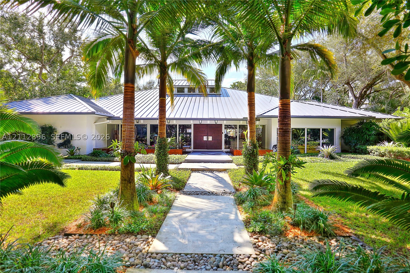 5520 Oakwood Ln
