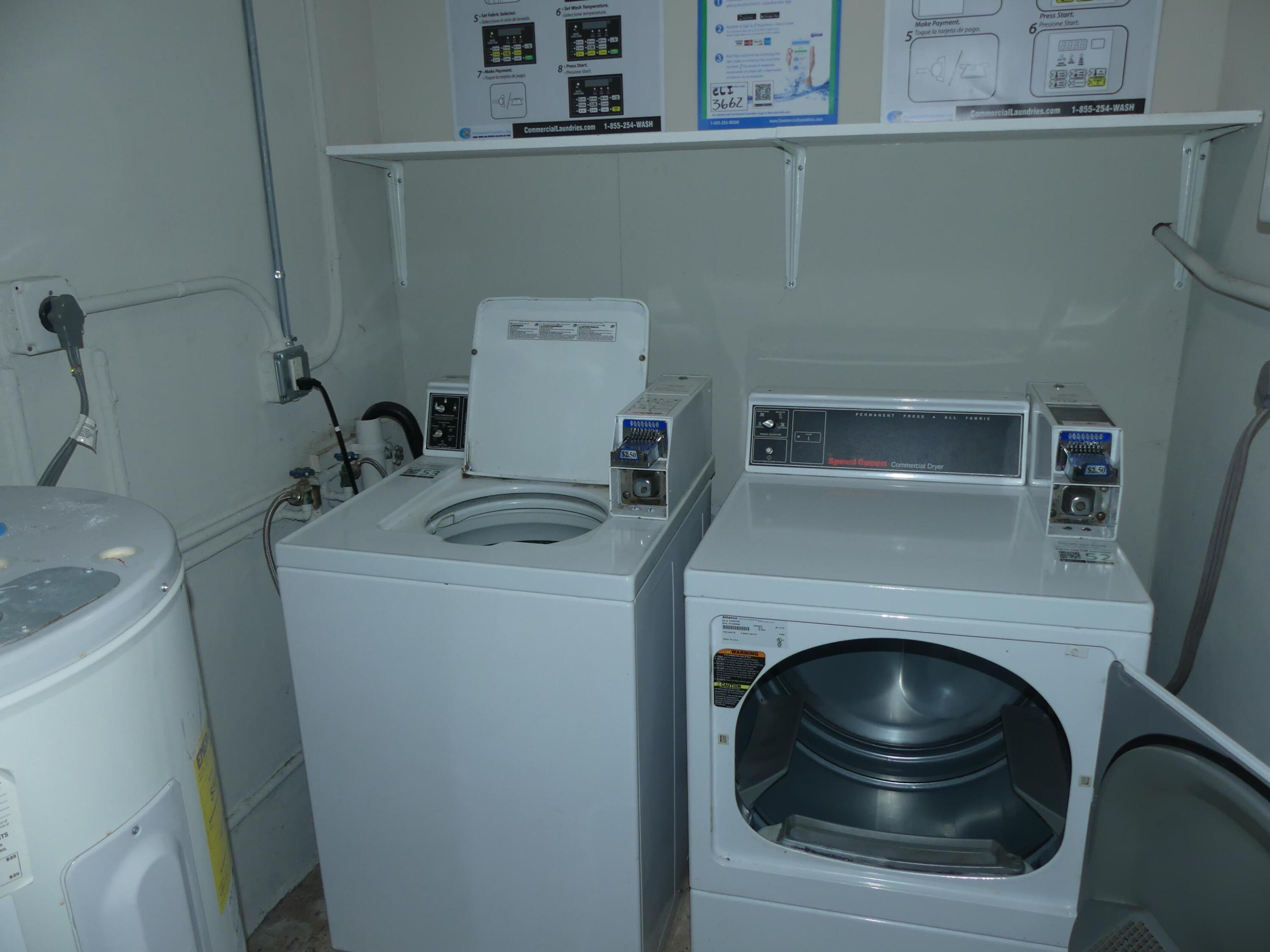 2247 Taylor #1-8 Hollywood, FL 33020