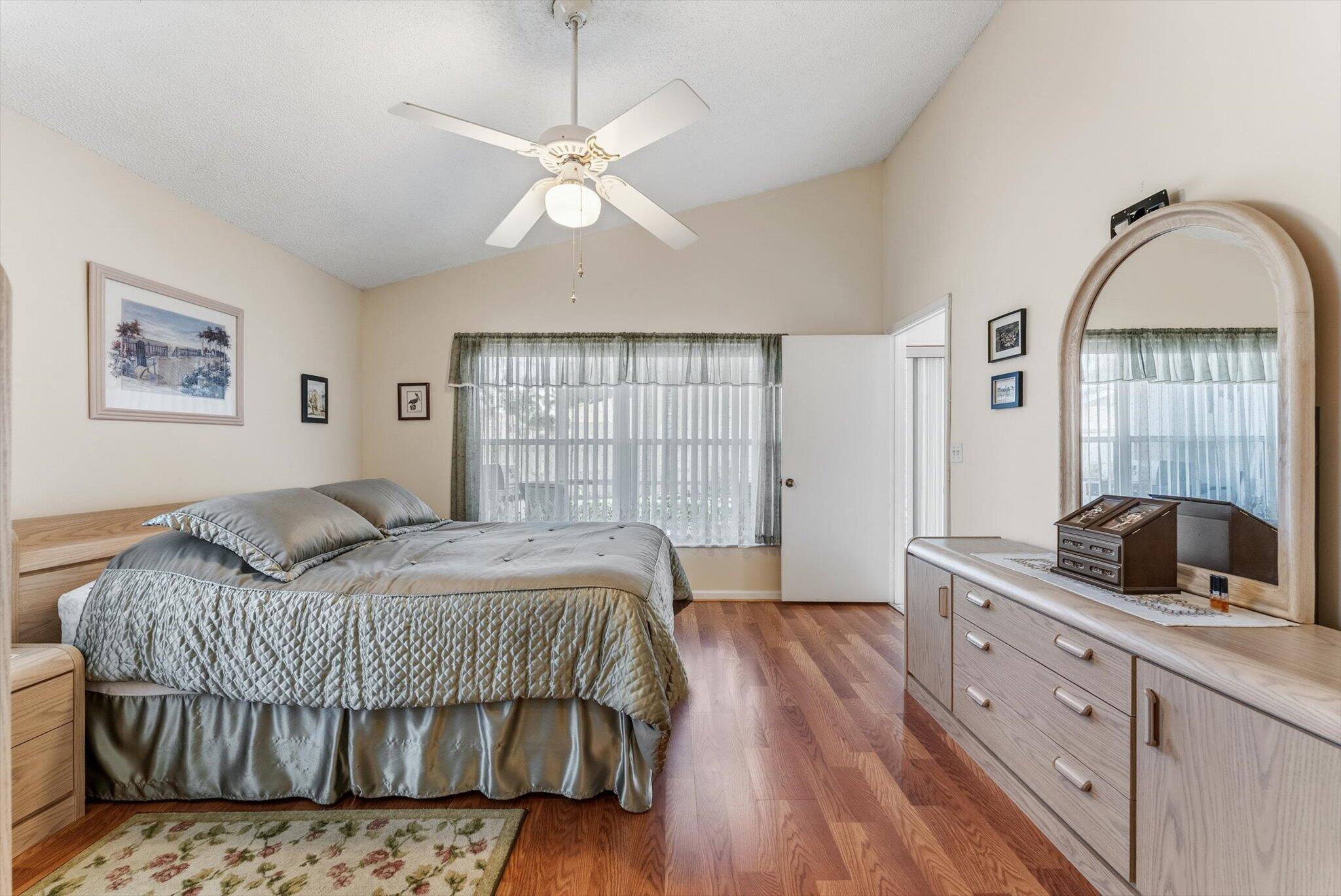 1352 E Fairfax Cir Boynton Beach, FL 33436