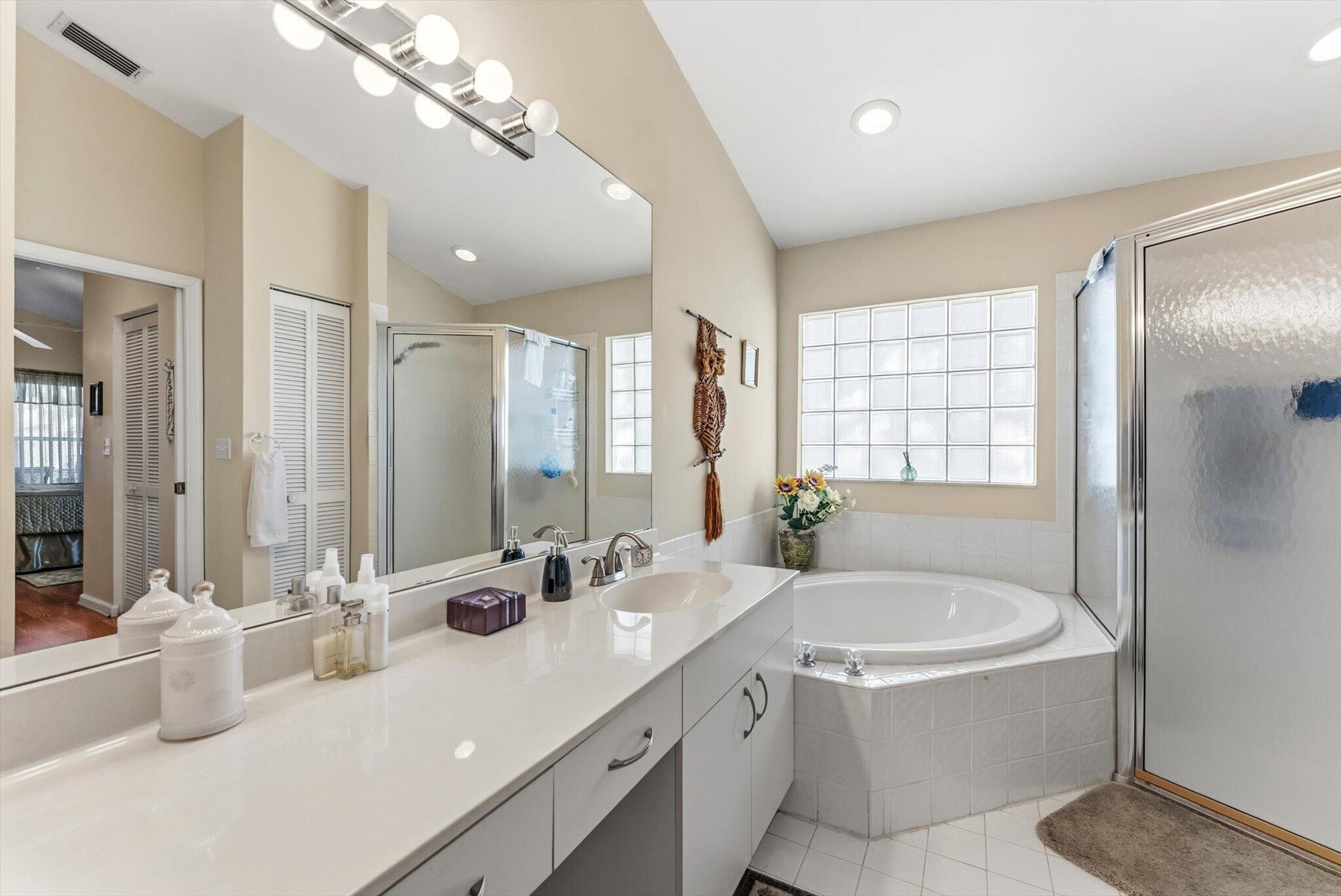 1352 E Fairfax Cir Boynton Beach, FL 33436