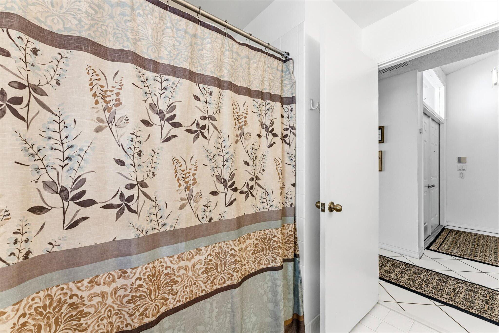 1352 E Fairfax Cir Boynton Beach, FL 33436