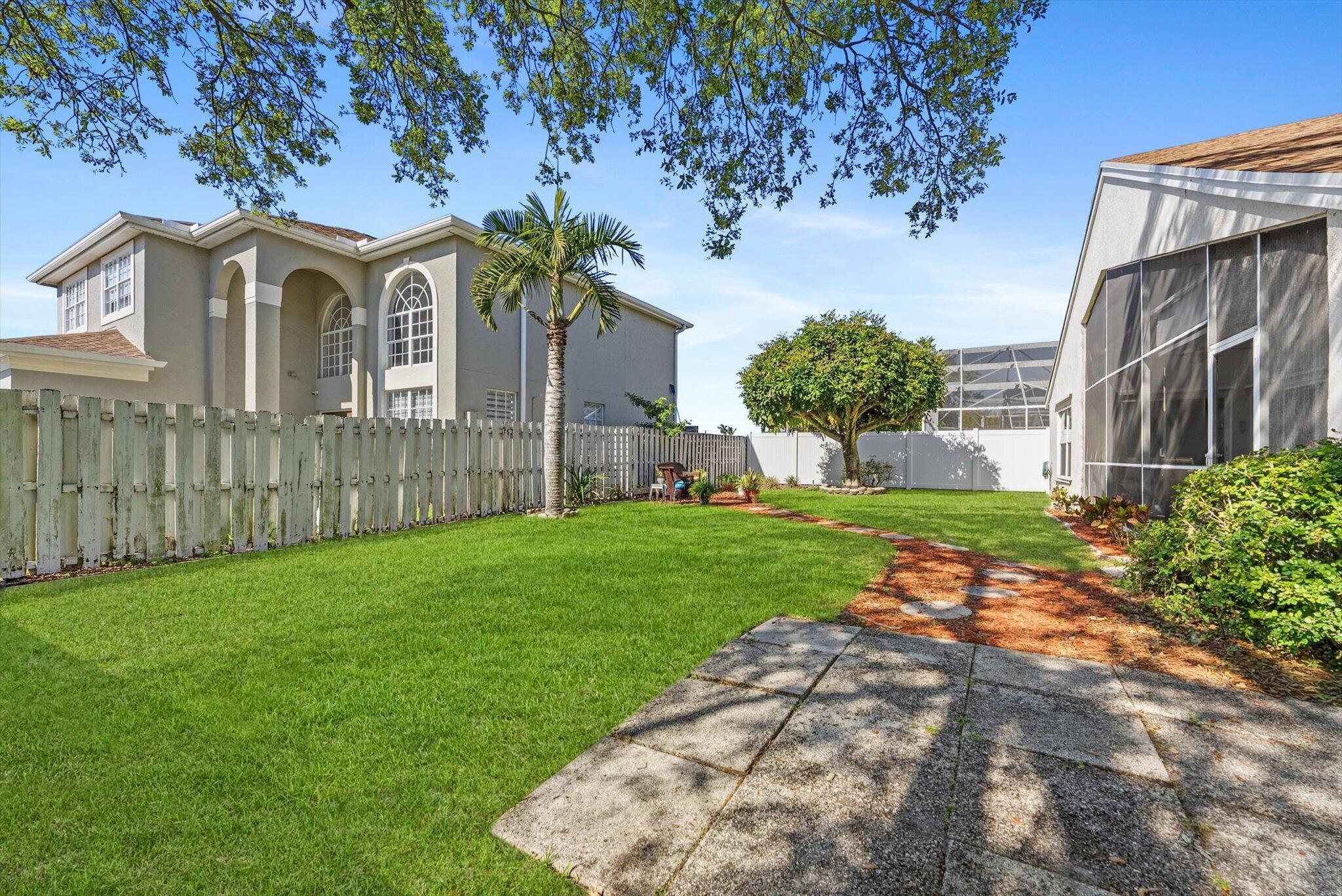 1352 E Fairfax Cir Boynton Beach, FL 33436