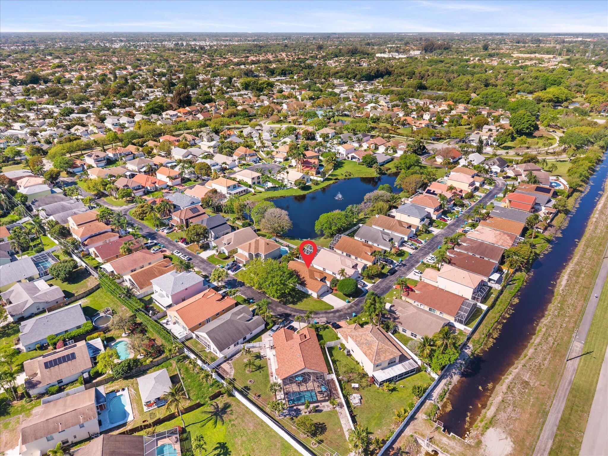 1352 E Fairfax Cir Boynton Beach, FL 33436