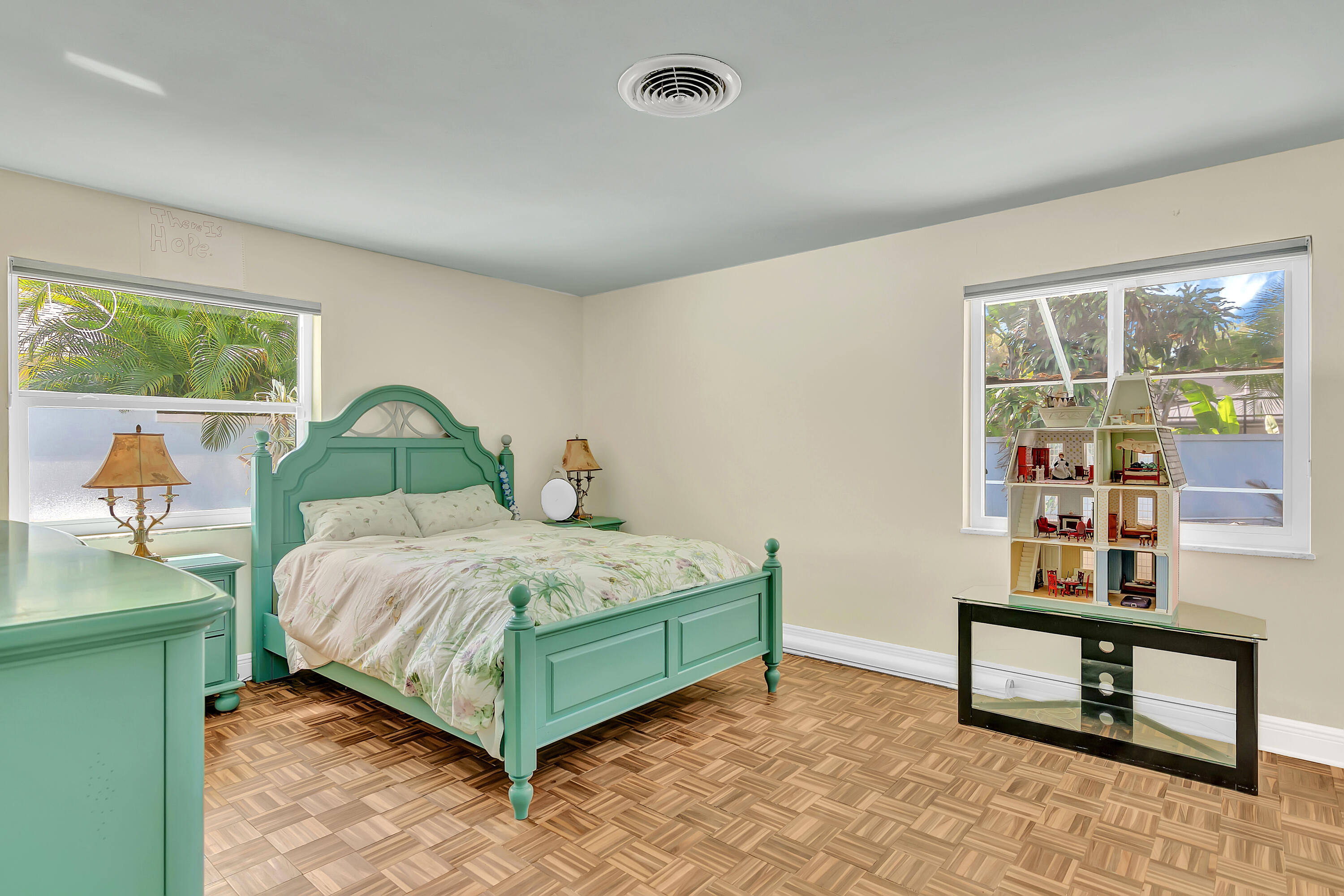 500 Gardenia Vero Beach, FL 32963