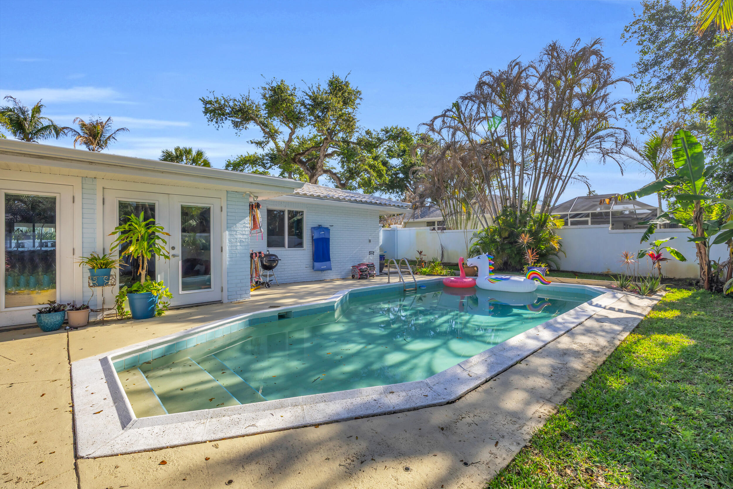 500 Gardenia Vero Beach, FL 32963