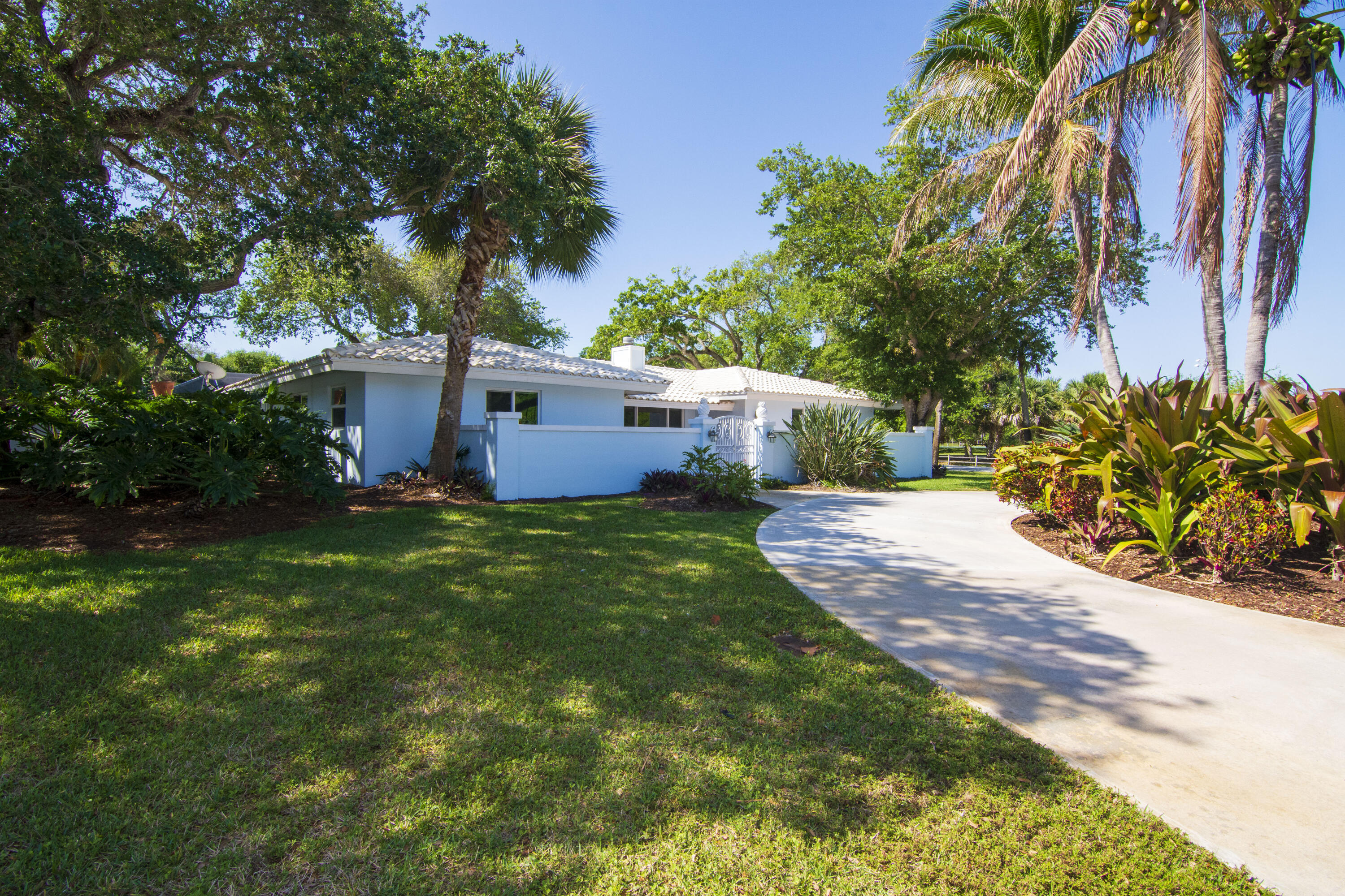500 Gardenia Vero Beach, FL 32963