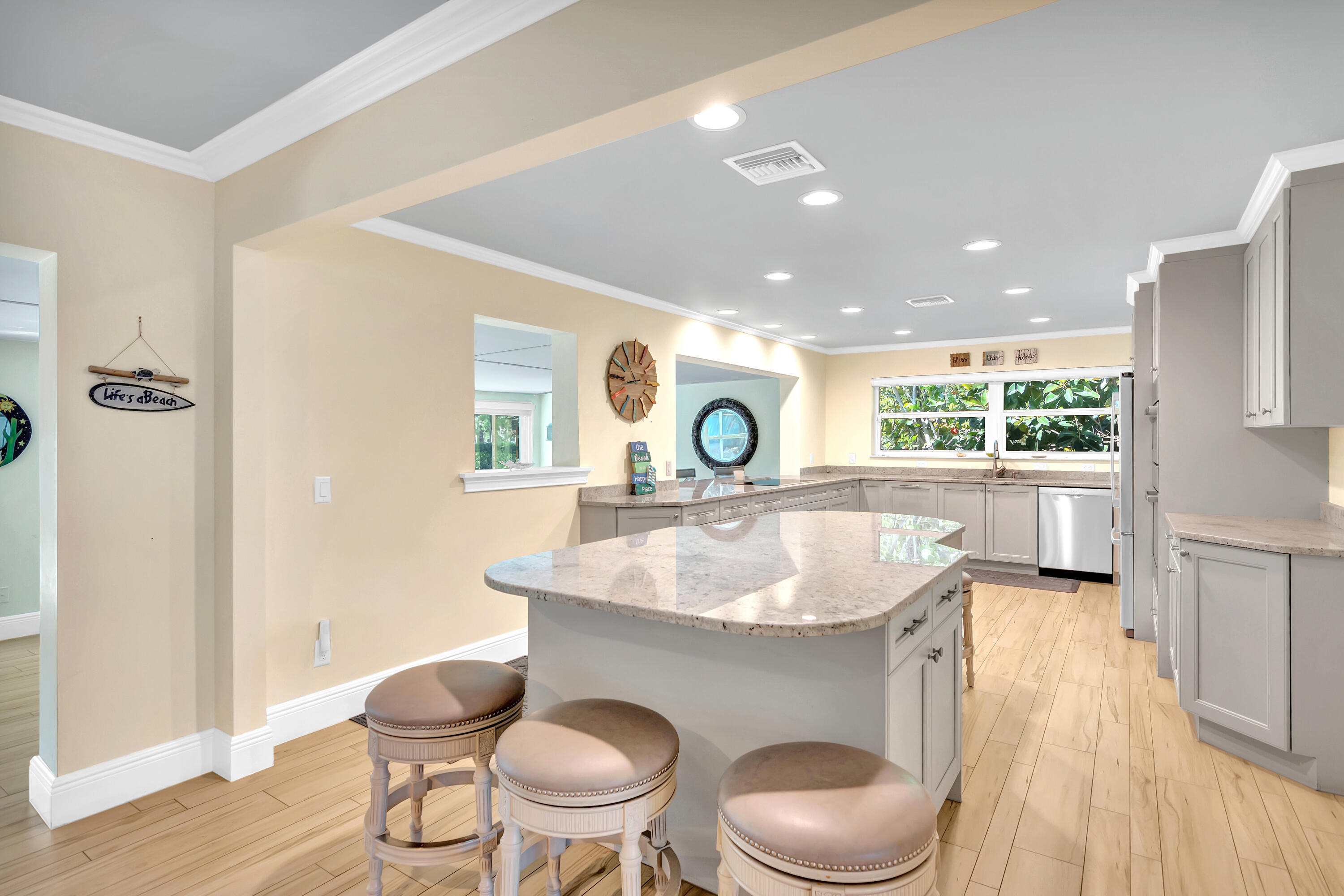 500 Gardenia Vero Beach, FL 32963