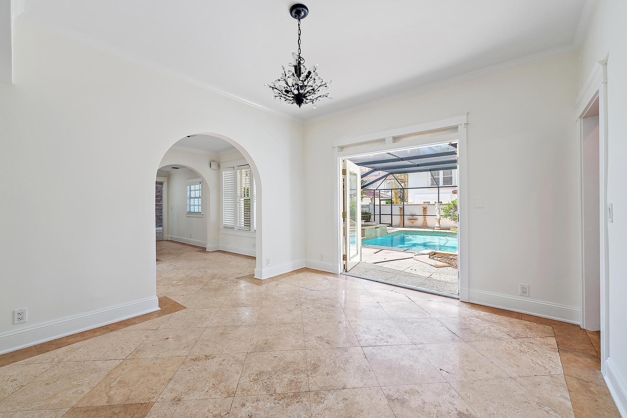 228 9th West Palm Beach, FL 33401