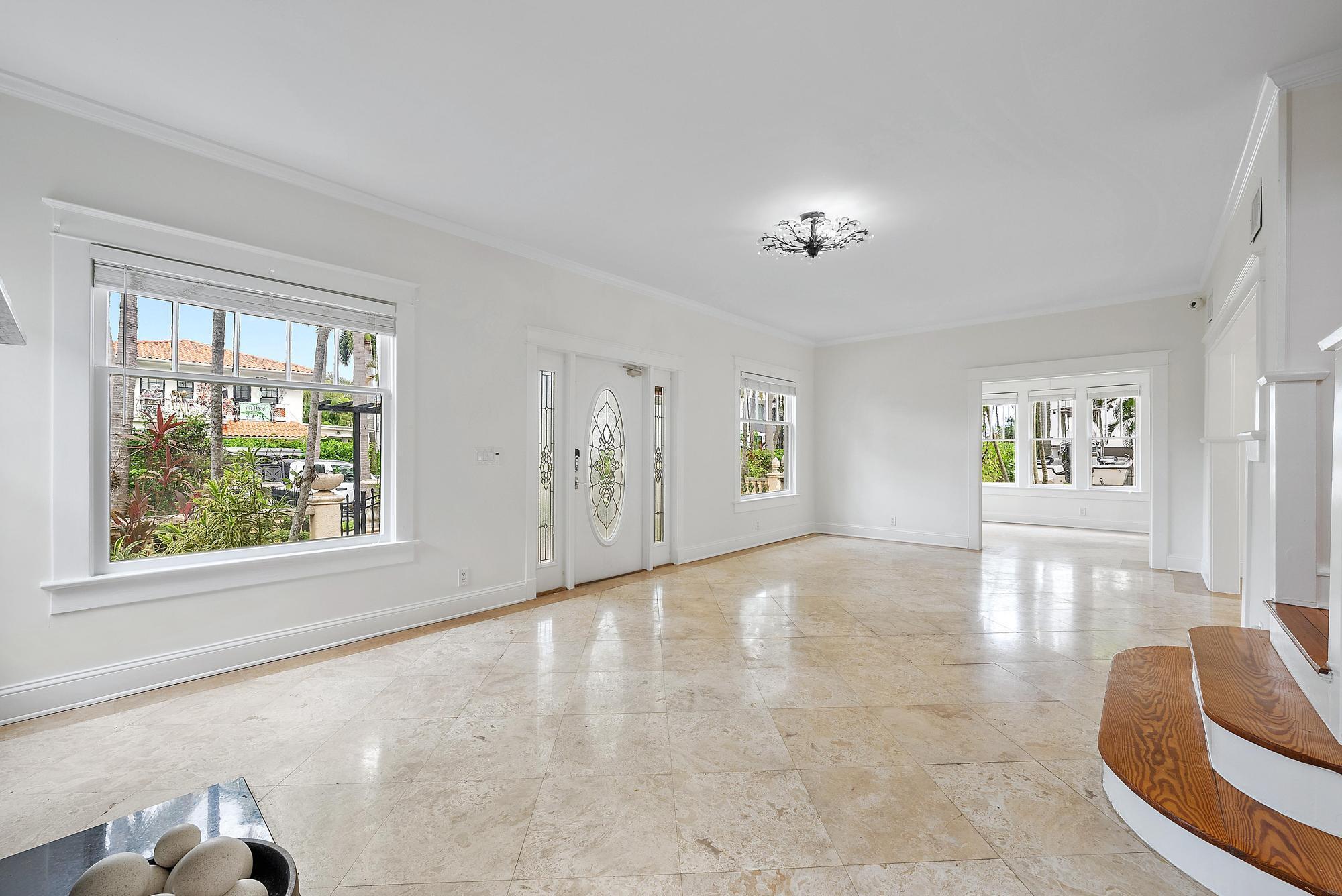 228 9th West Palm Beach, FL 33401