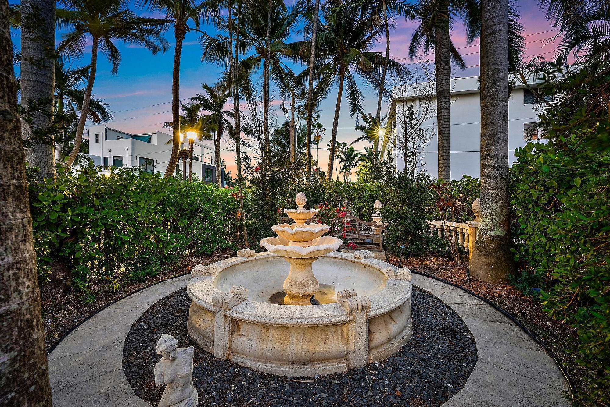 228 9th West Palm Beach, FL 33401