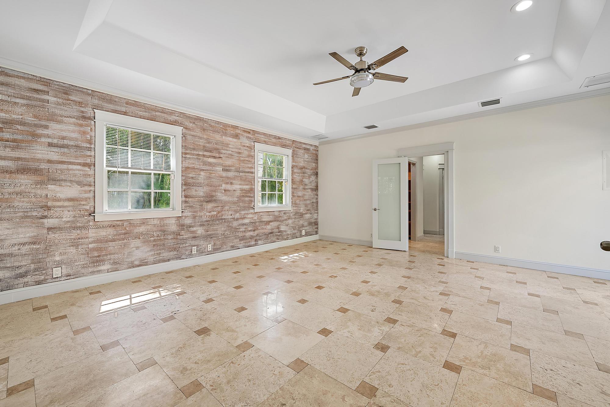 228 9th West Palm Beach, FL 33401
