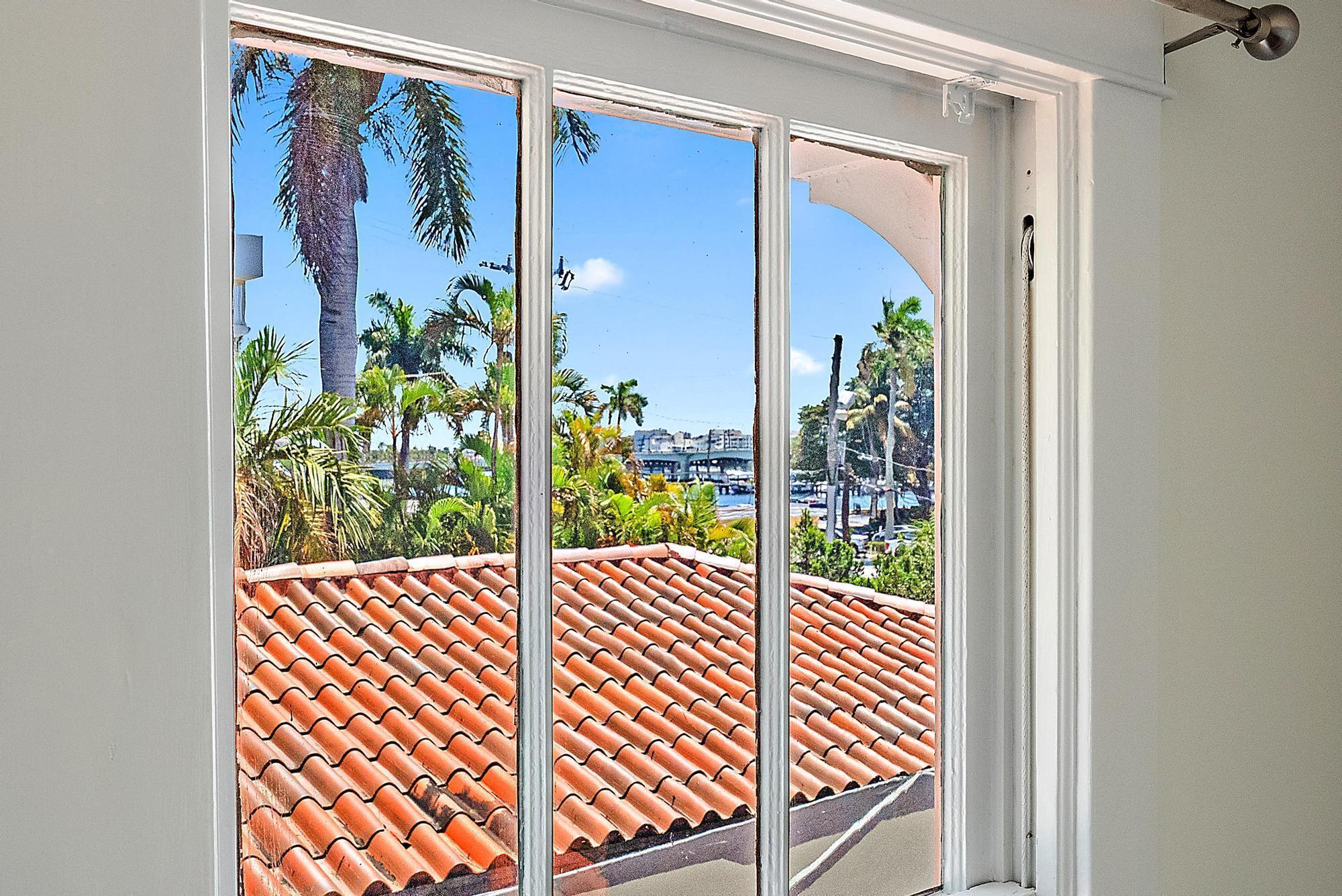 228 9th West Palm Beach, FL 33401