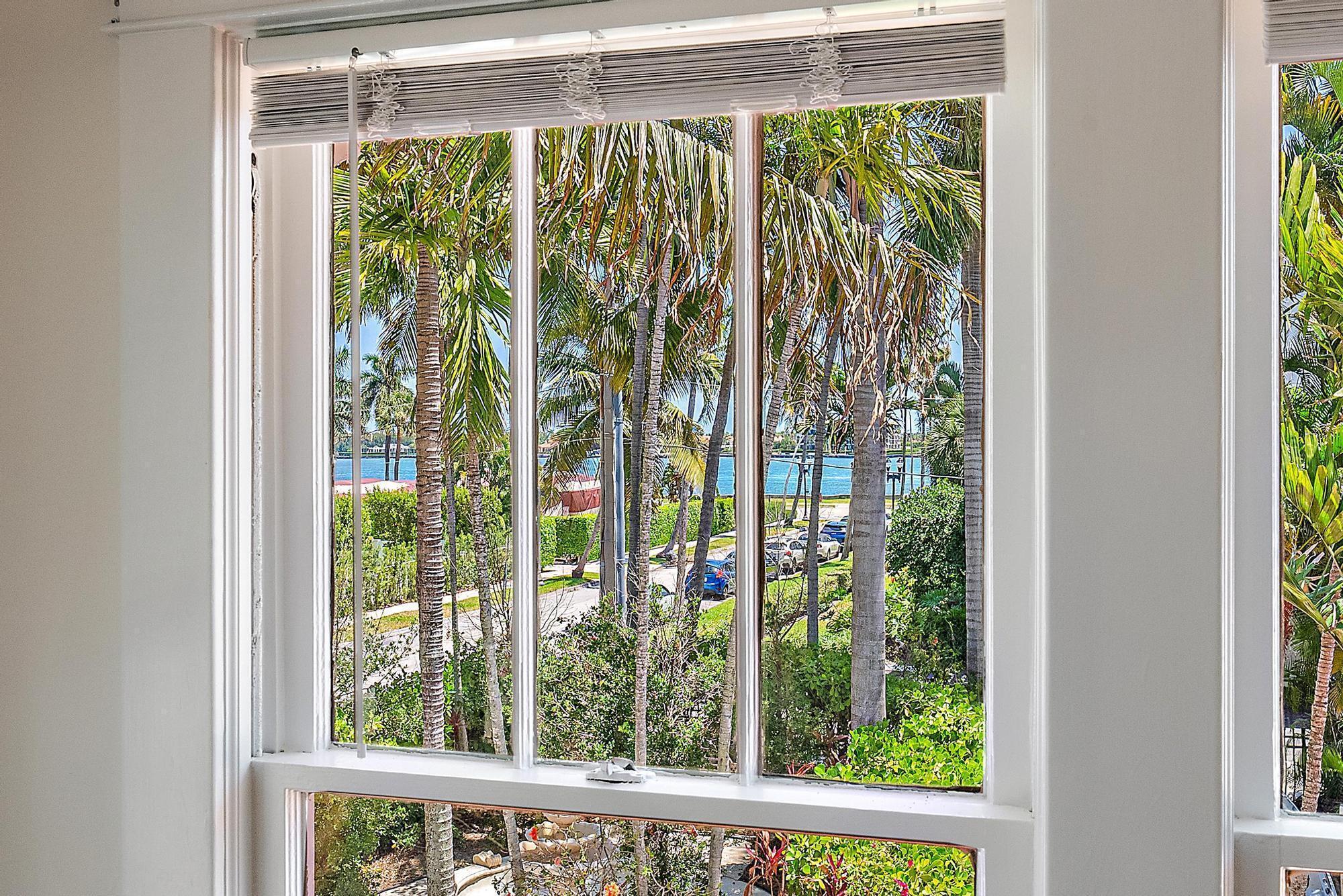228 9th West Palm Beach, FL 33401