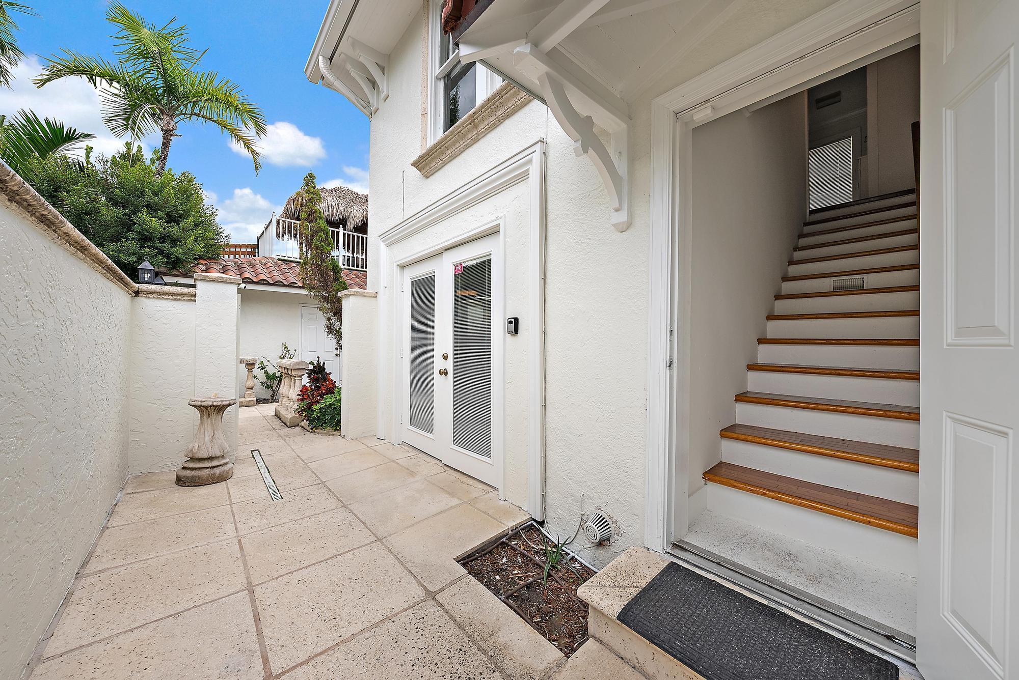 228 9th West Palm Beach, FL 33401