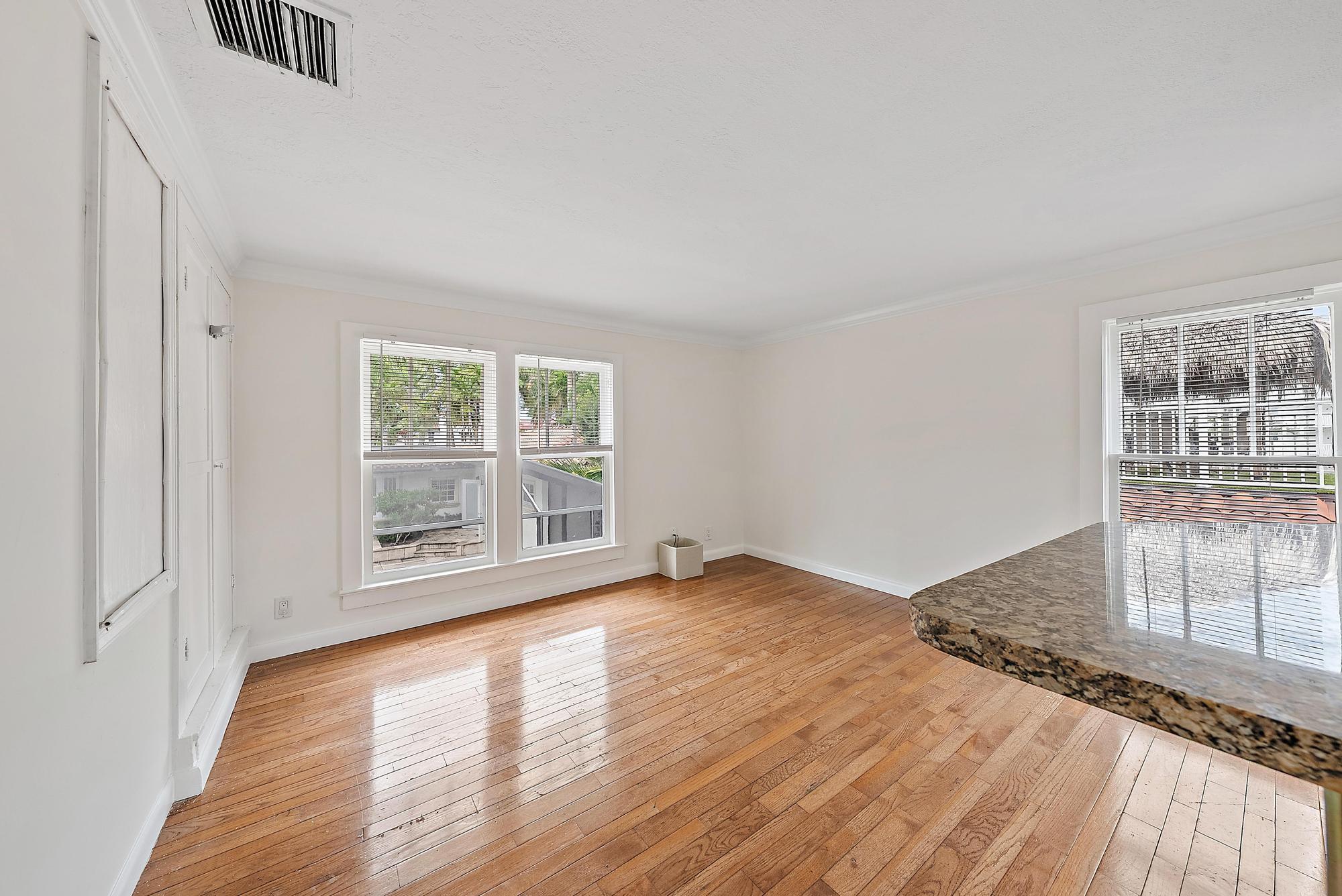 228 9th West Palm Beach, FL 33401