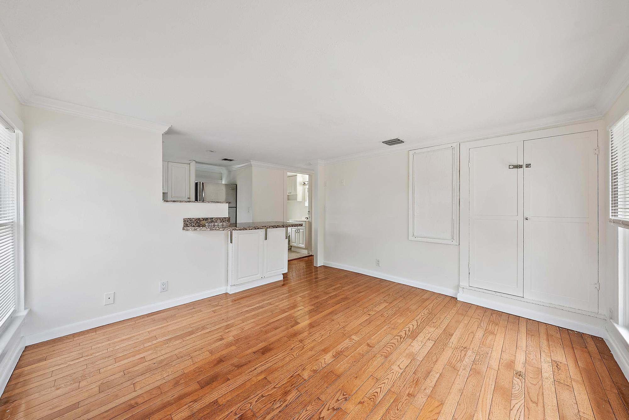 228 9th West Palm Beach, FL 33401