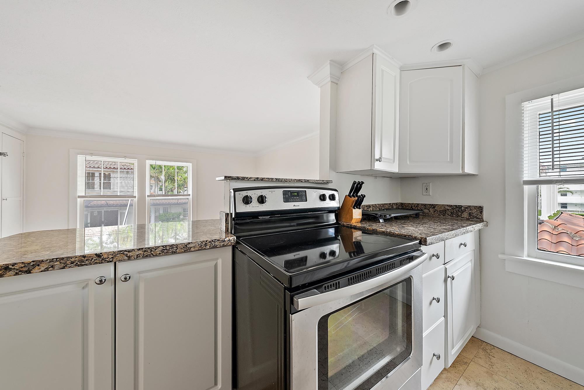 228 9th West Palm Beach, FL 33401