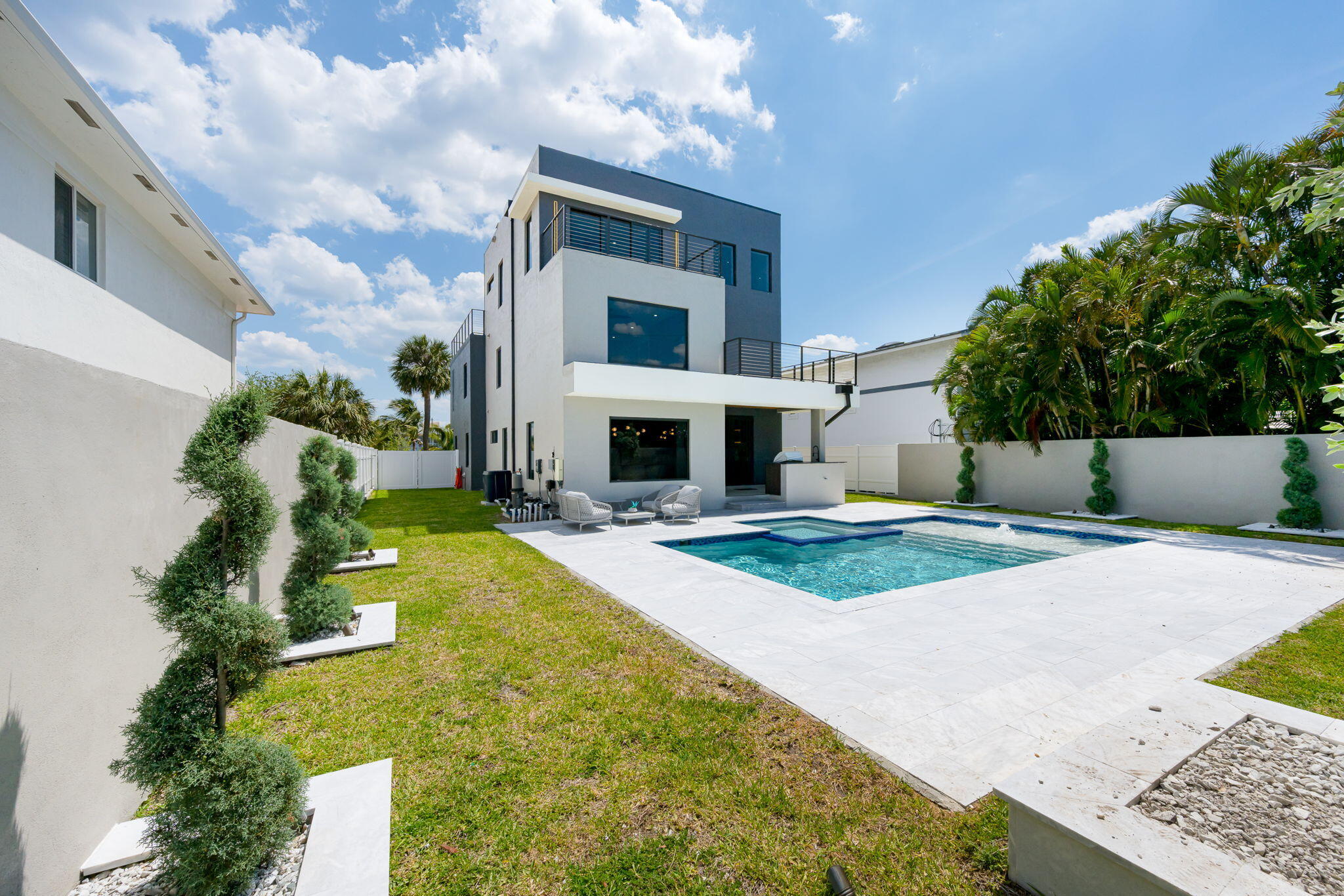 3225 Canal Pompano Beach, FL 33062