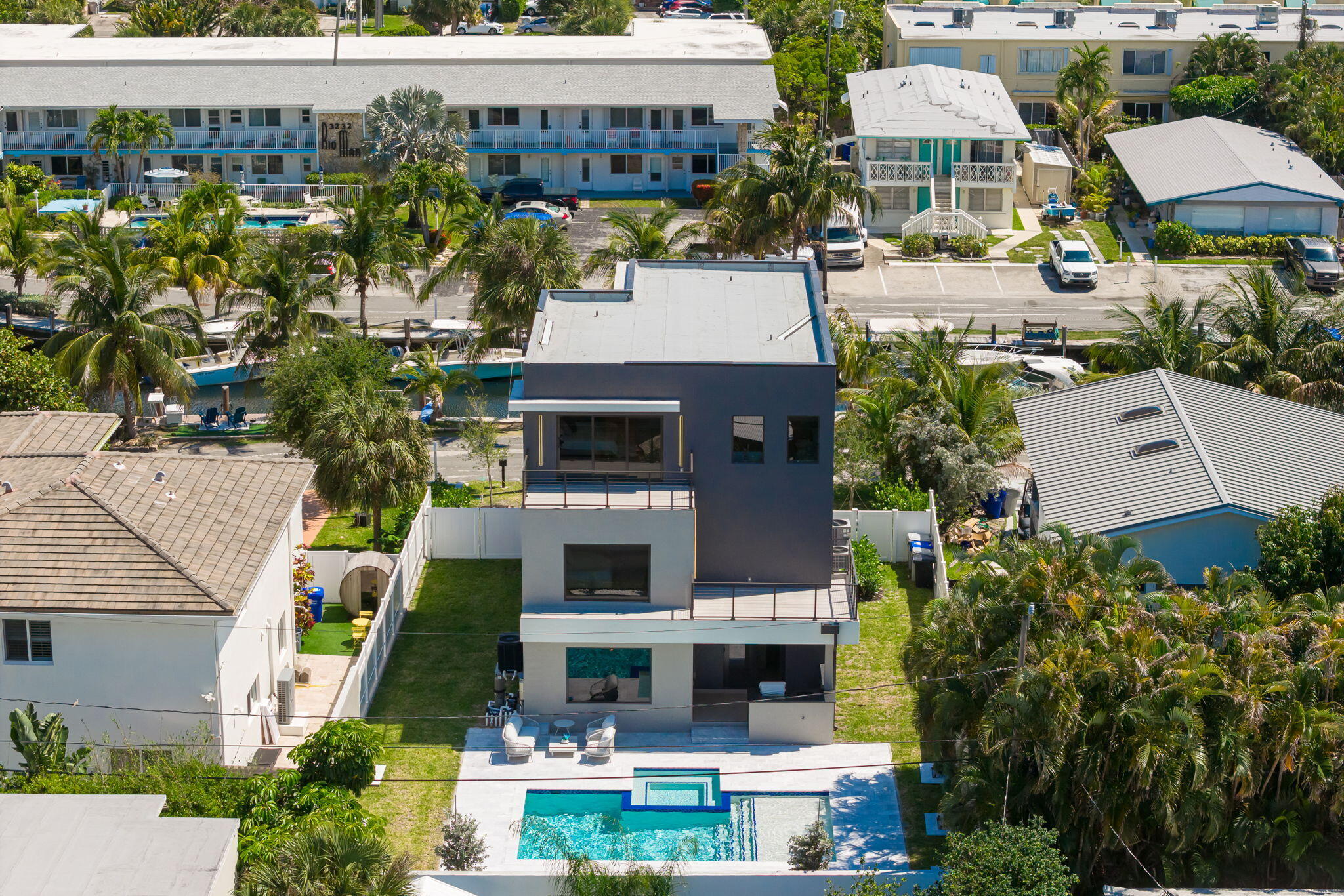 3225 Canal Pompano Beach, FL 33062