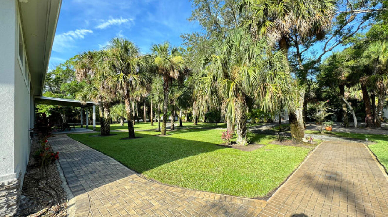 145 24th Vero Beach, FL 32962