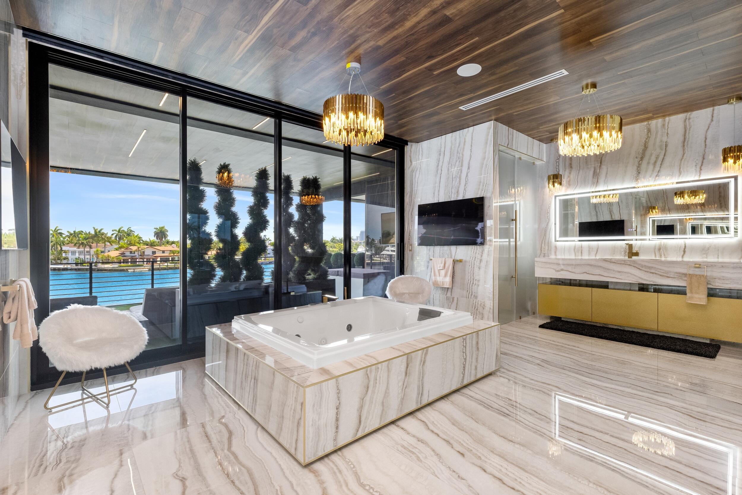 733 Middle Riv Fort Lauderdale, FL 33304