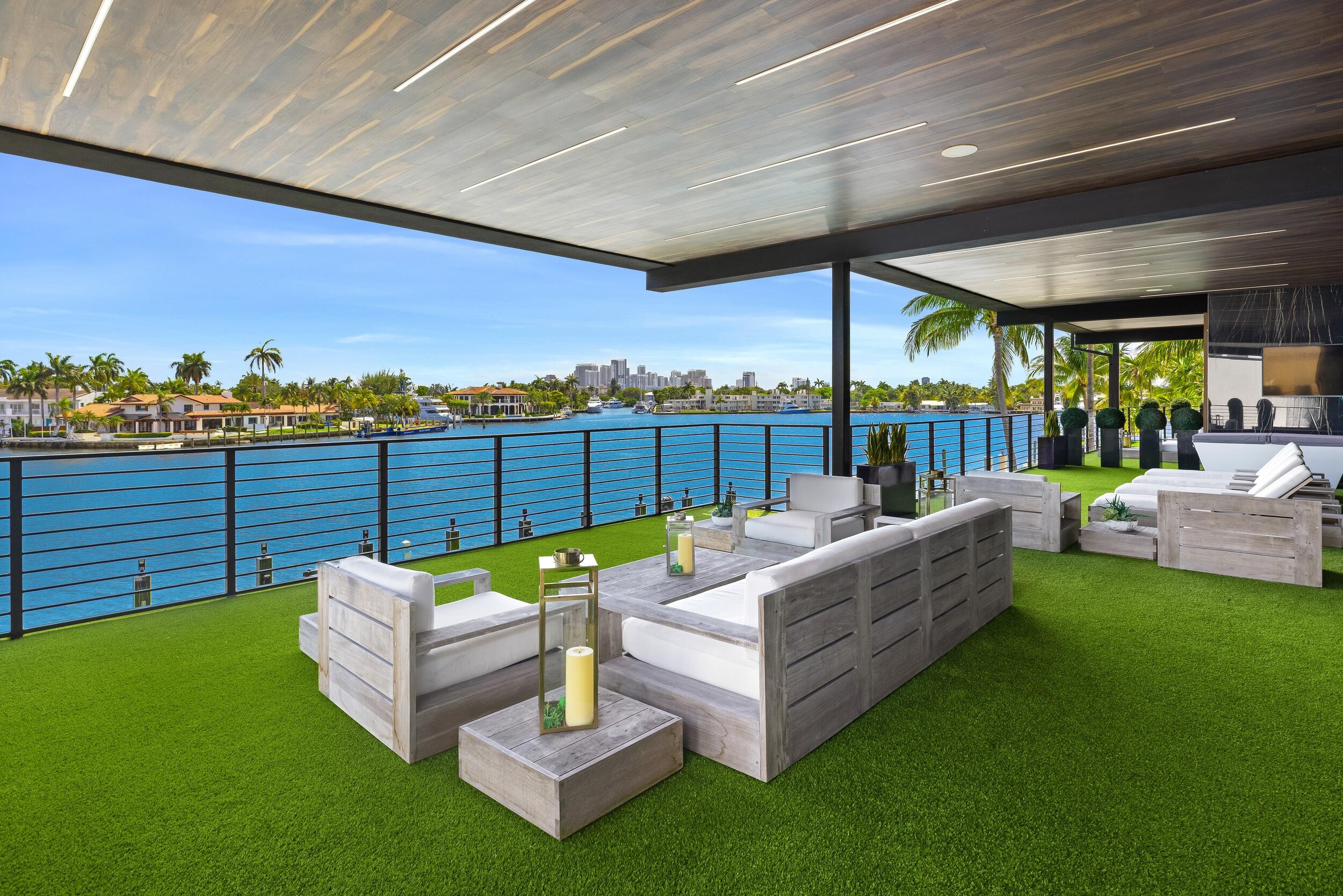 733 Middle Riv Fort Lauderdale, FL 33304
