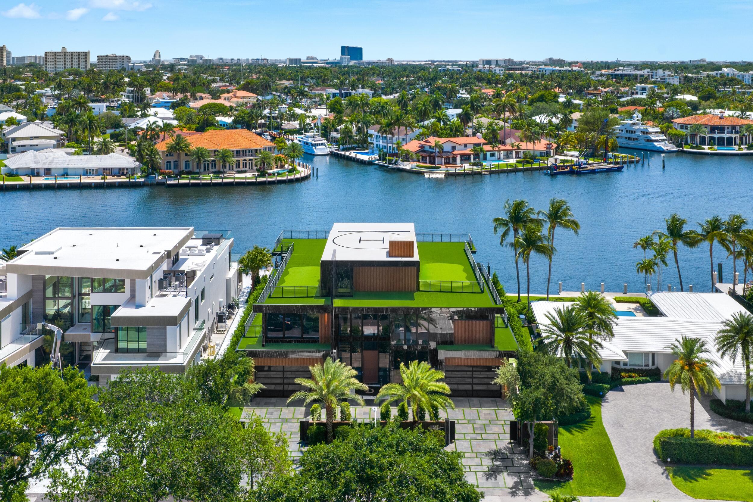 733 Middle Riv Fort Lauderdale, FL 33304