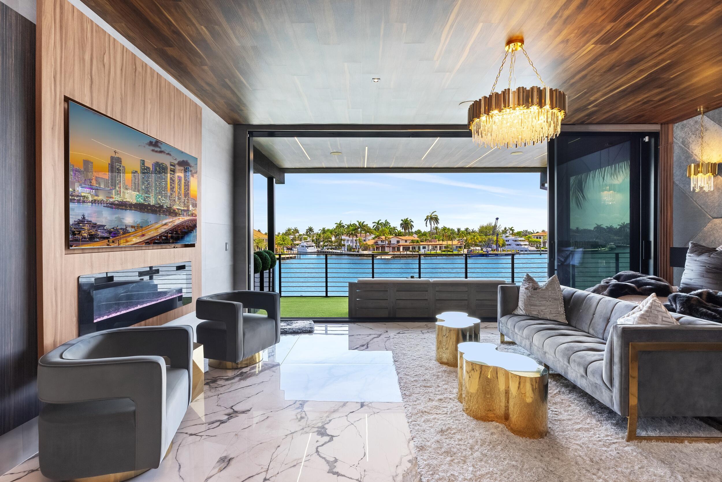 733 Middle Riv Fort Lauderdale, FL 33304