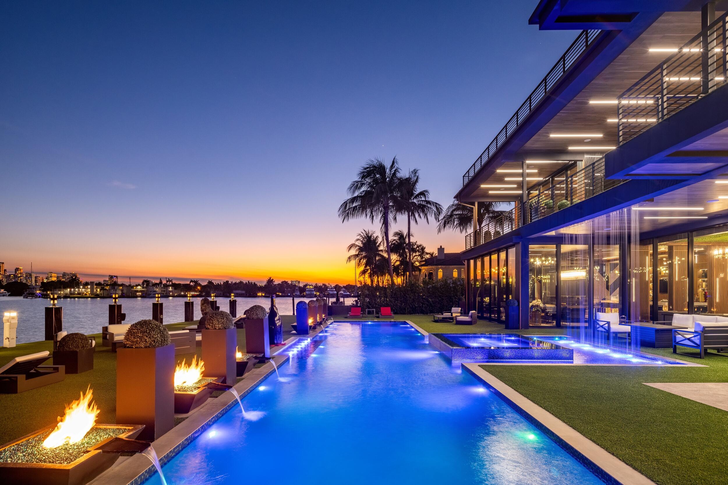 733 Middle Riv Fort Lauderdale, FL 33304