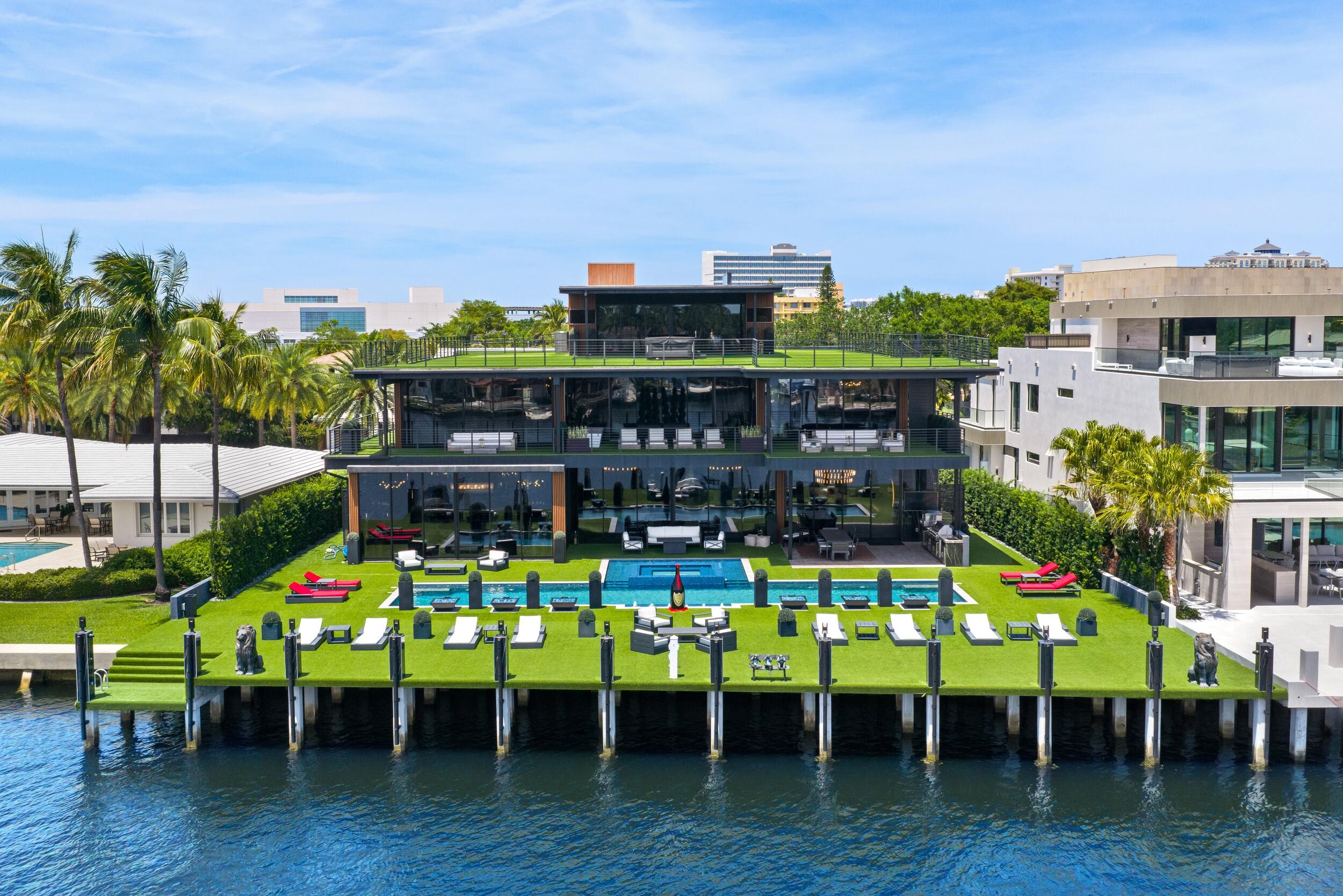 733 Middle Riv Fort Lauderdale, FL 33304